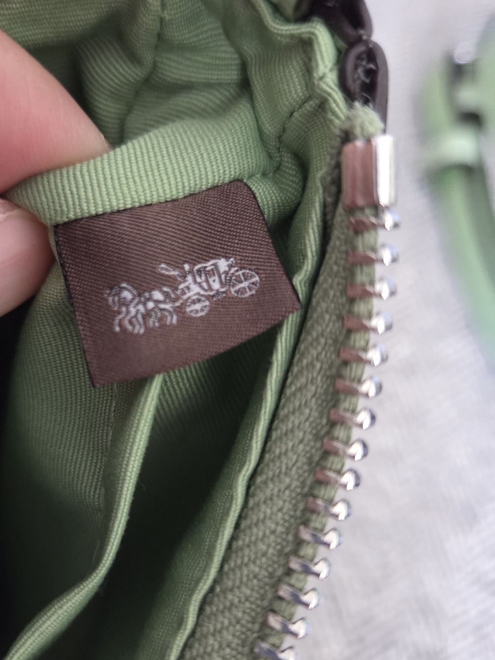 Coach Teri Mini Crossbody in Signature Leather with Heart Charm CCZ29 pale green - Picture 11 of 12